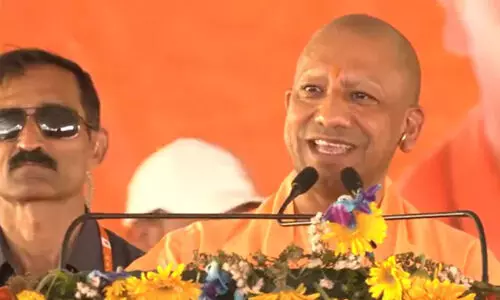 കോൺഗ്രസ് ന്യൂനപക്ഷങ്ങൾക്ക് ബീഫ് കഴിക്കാനുള്ള അവകാശം നൽകും; വിദ്വേഷ പ്രസംഗം ആവർത്തിച്ച് യോഗി ആദിത്യനാഥ്