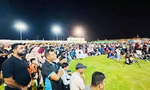 തി​ര​ക്കി​ല​ലി​ഞ്ഞ്​ സോ​ക്ക​ർ കാ​ർ​ണി​വ​ൽ ന​ഗ​രി