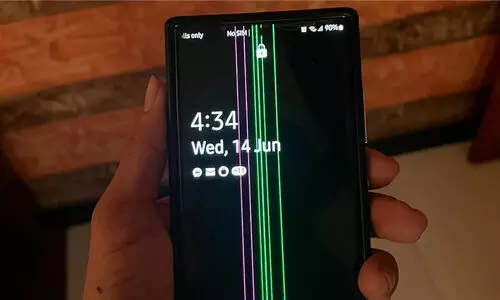 അപ്ഡേറ്റ് ചെയ്തതും ഡിസ്‍പ്ലേയിൽ ‘പച്ചവര’; പണികിട്ടിയവർക്ക് സൗജന്യമായി സ്ക്രീൻ മാറ്റിത്തരുമെന്ന് സാംസങ്