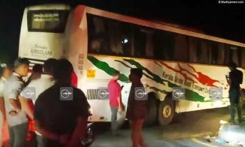 വയനാട് ചുരത്തിലെ ആറാം വളവിൽ ബസ് കുടുങ്ങി