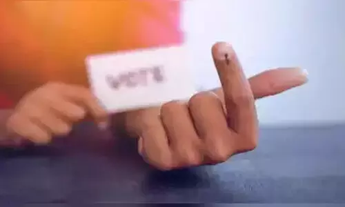 വോട്ടുചെയ്തവർക്ക് വാഗ്ദാനങ്ങളുമായി റായ്പുരിലെ ഹോട്ടലുകളും ആശുപത്രികളും മൾട്ടിപ്ലക്സുകളും