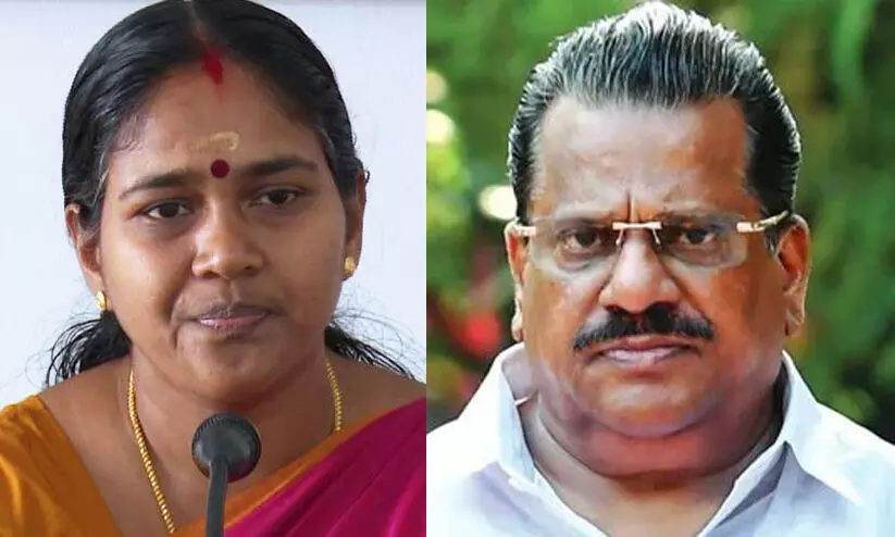 ഇ.പിയുമായി മൂന്ന് തവണ കൂടിക്കാഴ്ച നടത്തിയെന്ന് ശോഭ സുരേന്ദ്രൻ; കാണുകയോ സംസാരിക്കുകയോ ചെയ്തിട്ടില്ലെന്ന് ഇ.പി ഇ.പിയുമായി മൂന്ന് തവണ കൂടിക്കാഴ്ച നടത്തിയെന്ന് ശോഭ സുരേന്ദ്രൻ; കാണുകയോ സംസാരിക്കുകയോ ചെയ്തിട്ടില്ലെന്ന് ഇ.പി