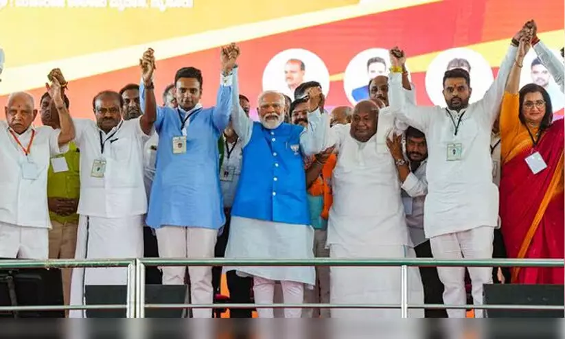 പ്രജ്വല്‍ രേവണ്ണയുടെ 3000ത്തോളം അശ്ലീല വിഡിയോകൾ ഉണ്ടെന്ന കത്ത് അവഗണിച്ചു, മോദി വേദി പങ്കിട്ടു; ബി.ജെ.പിയും പ്രതിക്കൂട്ടിൽ