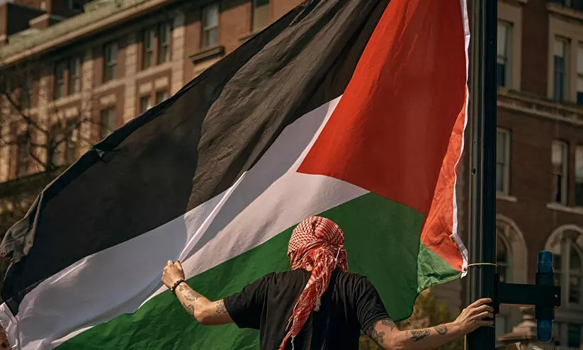 ഐ.സി.സി അറസ്റ്റ് വാറന്റ് ഭീഷണി; ആശങ്ക അറിയിച്ച് ഇസ്രായേൽ മന്ത്രി ഐ.സി.സി അറസ്റ്റ് വാറന്റ് ഭീഷണി; ആശങ്ക അറിയിച്ച് ഇസ്രായേൽ മന്ത്രി