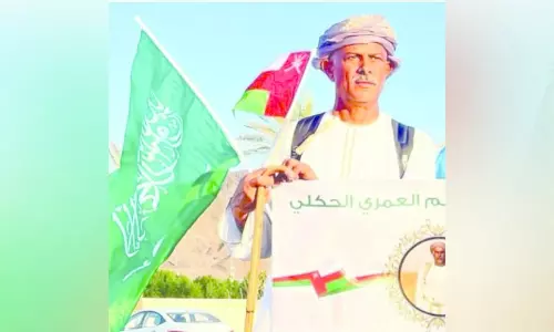 ഹ​​ജ്ജ്​: കാ​​ൽ​​ന​​ട​​യാ​​യി താ​​ണ്ടി​​യ​​ത്​ 3,000 കി​​ലോ​​മീ​​റ്റ​​ർ; ഒ​​മാ​​നി പൗ​​ര​​ൻ പു​​ണ്യ​​ഭൂ​​മി​​യി​​ലെ​​ത്തി