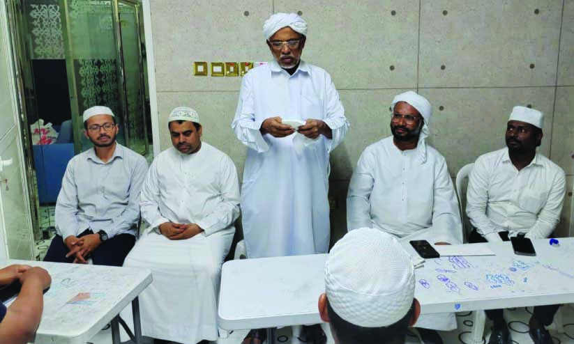 ഹാ​ജി​മാ​ർ​ക്ക് യാ​ത്ര​യ​യ​പ്പ് ന​ൽ​കി