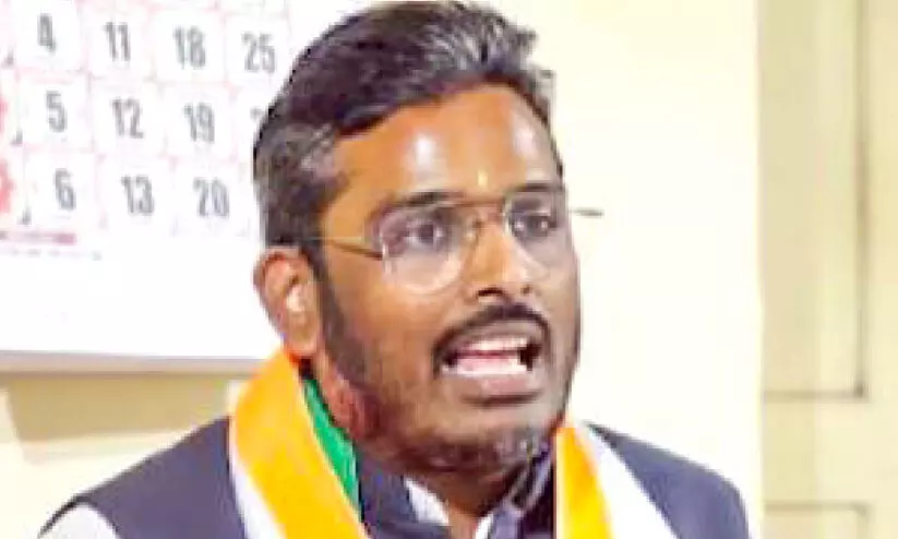 അക്ഷയ് ബാമിനെ ബി.ജെ.പി ഭീഷണിപ്പെടുത്തിയെന്ന് കോൺഗ്രസ് നേതാവിന്റെ വെളിപ്പെടുത്തൽ അക്ഷയ് ബാമിനെ ബി.ജെ.പി ഭീഷണിപ്പെടുത്തിയെന്ന് കോൺഗ്രസ് നേതാവിന്റെ വെളിപ്പെടുത്തൽ