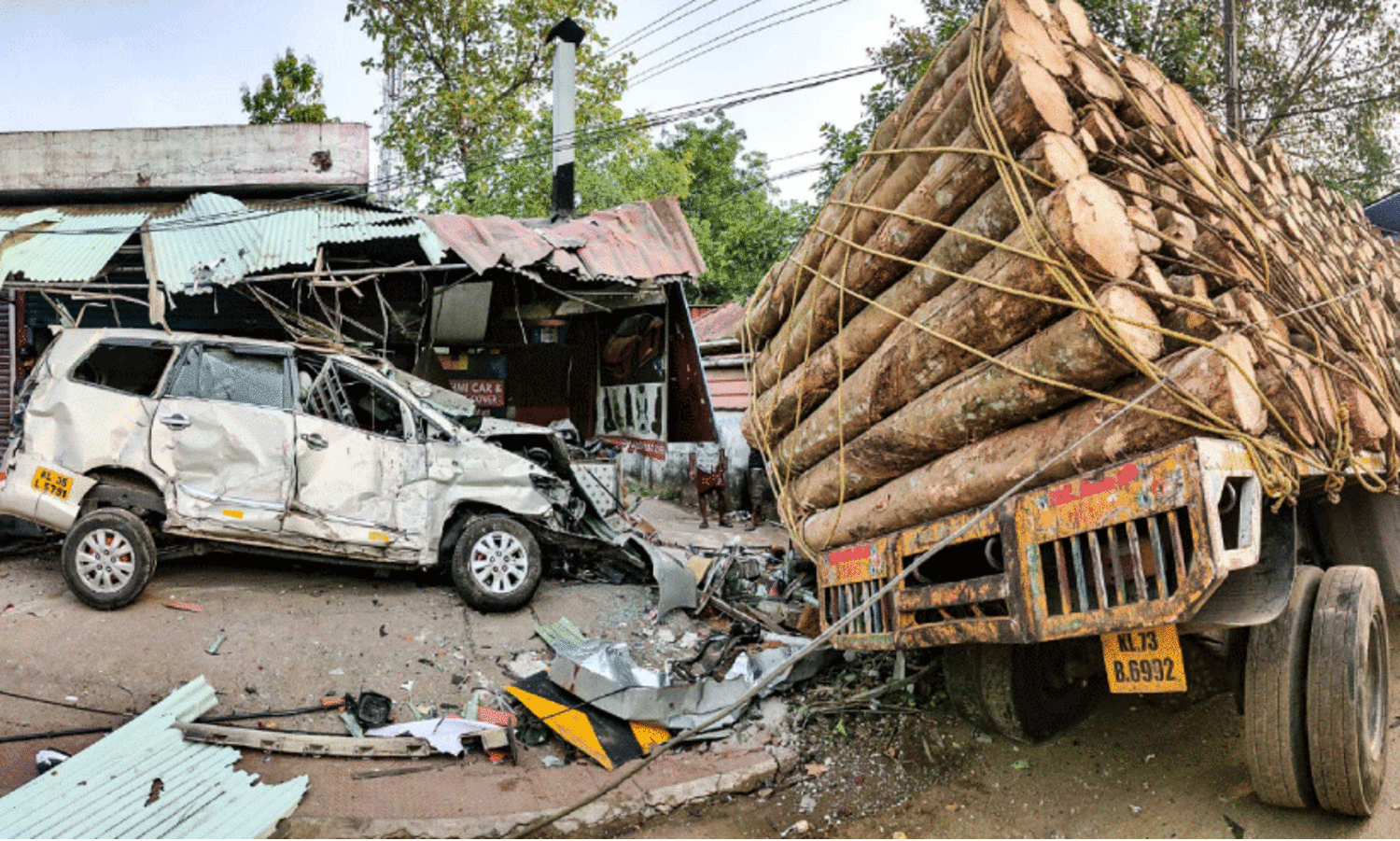 The lorry hit four cars