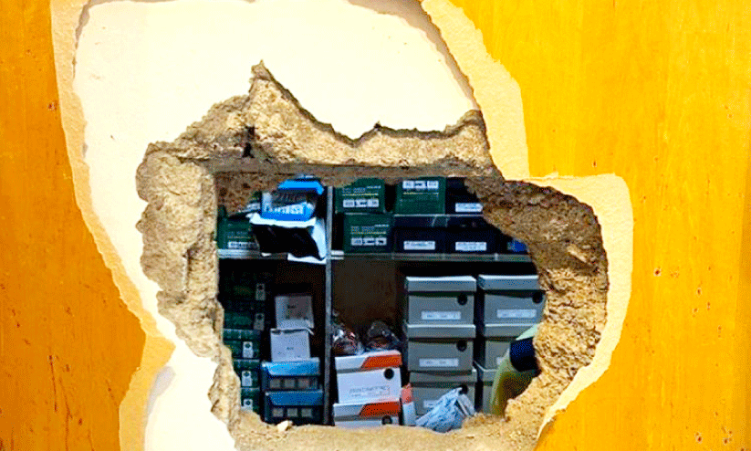 Attempt to rob gold shop in Hebrew; Two people are under arrest Attempt to rob gold shop in Hebrew; Two people are under arrest