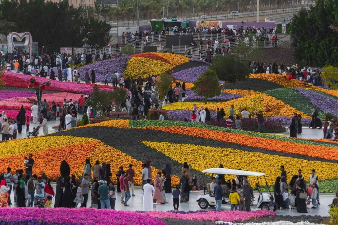 ഓർമകളിൽ വർണവിസ്മയം ബാക്കിയാക്കി യാംബു പുഷ്പമേള സമാപിച്ചു