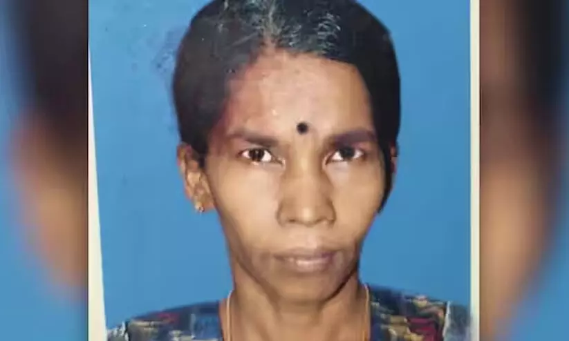 ബസ് കാത്തുനില്ക്കുന്നതിനിടെ പാലക്കാട് 56 കാരി കുഴഞ്ഞുവീണ് മരിച്ചു ബസ് കാത്തുനില്ക്കുന്നതിനിടെ പാലക്കാട് 56 കാരി കുഴഞ്ഞുവീണ് മരിച്ചു