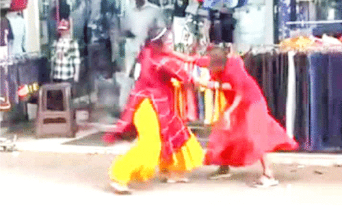 വെല്ലുവിളിയായി അന്തര്‍ സംസ്ഥാന സ്ത്രീകളുടെ അഴിഞ്ഞാട്ടം