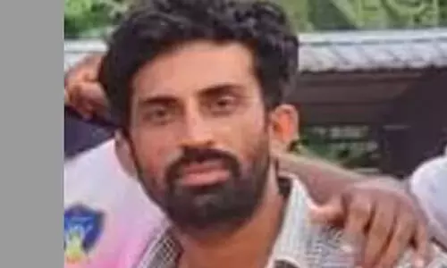 ക്രിക്കറ്റ് കളിക്കുന്നതിനിടെ യുവാവ് കുഴഞ്ഞുവീണ് മരിച്ചു