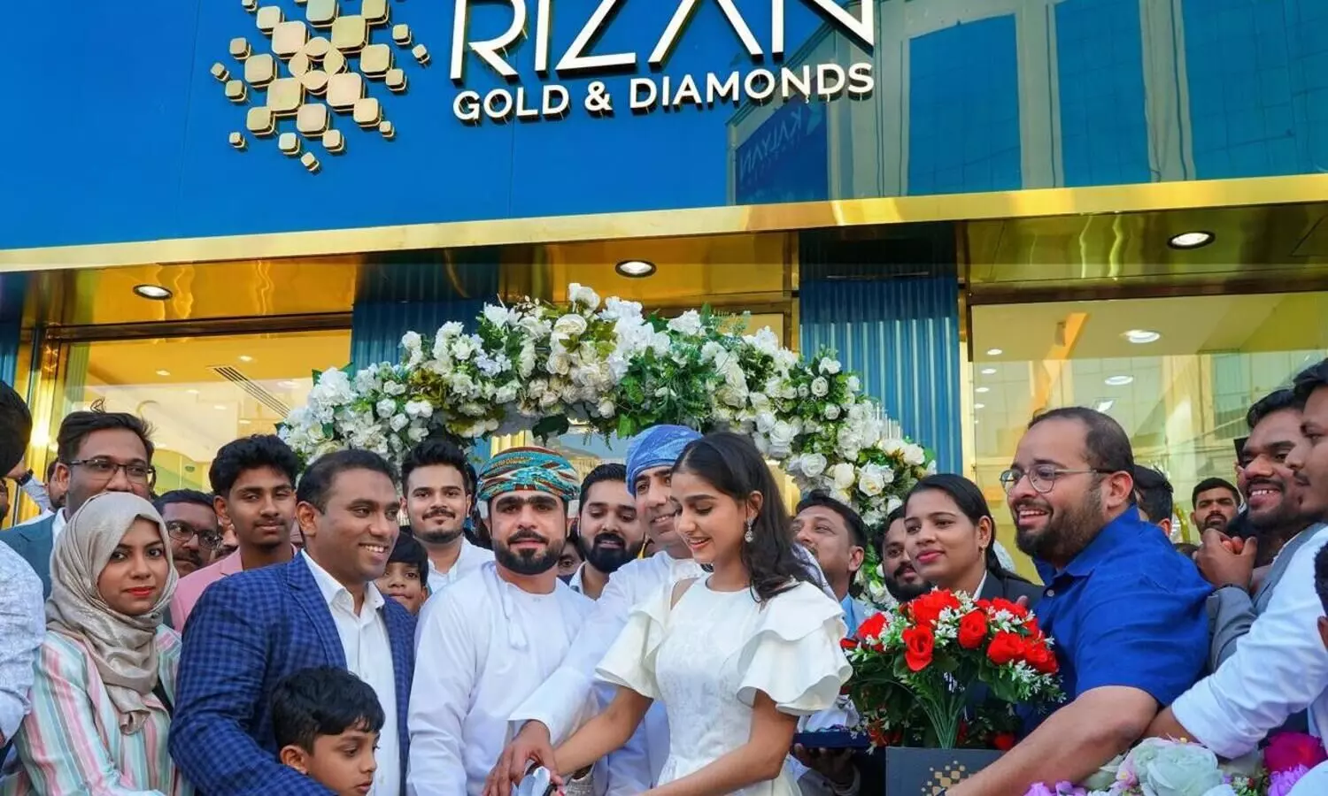 റിസാൻ ജ്വല്ലറി റൂവിയിൽ പ്രവർത്തനം തുടങ്ങി