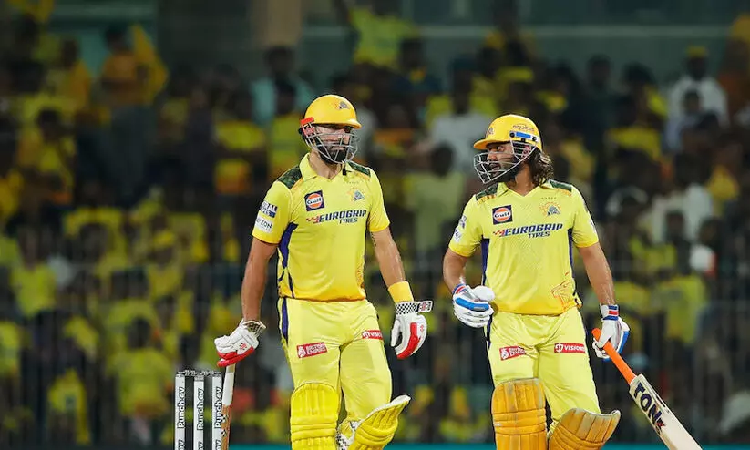 ‘ടീം ഗെയ്മിൽ അങ്ങനെ ചെയ്യരുത്’; സിംഗ്ളെടുക്കാൻ വിസമ്മതിച്ച ധോണിയെ വിമർശിച്ച് ഇർഫാൻ പത്താൻ