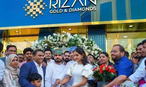 റിസാൻ ജ്വല്ലറി റൂവിയിൽ പ്രവർത്തനം തുടങ്ങി