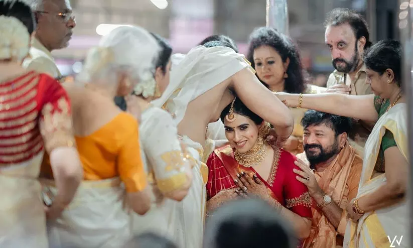 actor Jayarams daughter Malavika gets married to Navaneeth at Guruvayur