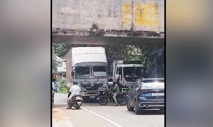 lorry got stuck at canal bridge