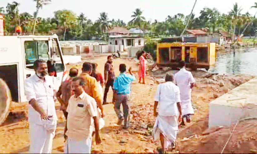 The Deputy Collector has checked the unscientific nature of the construction of the National Highway bridge The Deputy Collector has checked the unscientific nature of the construction of the National Highway bridge