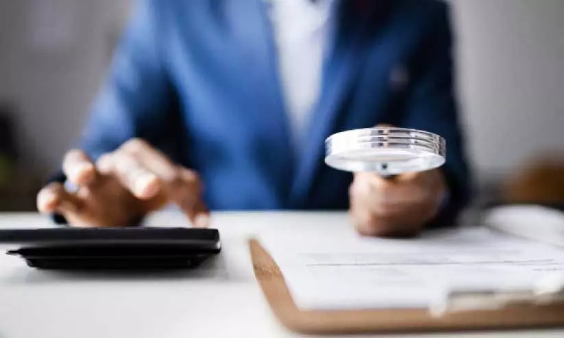 ഹാ​ജ​ർ ത​ട്ടി​പ്പ്: ഒ​മ്പ​ത് സ​ർ​ക്കാ​ർ ജീ​വ​ന​ക്കാ​ർ കു​രു​ക്കി​ൽ