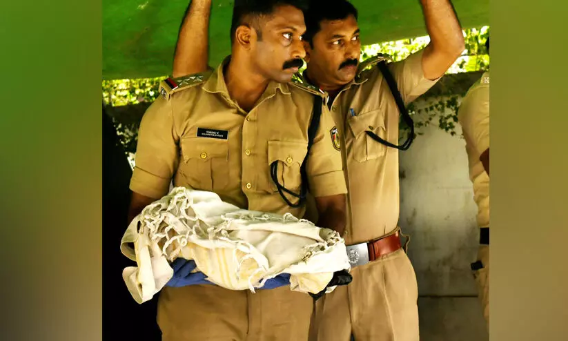 നവജാത ശിശുവിന്റെ കൊലപാതകം: പിതാവ് ഇൻസ്റ്റഗ്രാമിലൂടെ പരിചയപ്പെട്ട തൃശൂർ സ്വദേശിയെന്ന് സംശയം