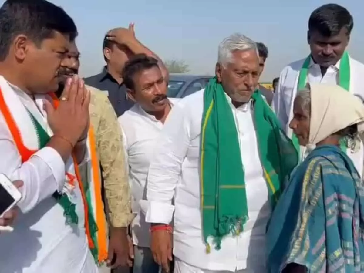 സ്ത്രീയുടെ കരണത്തടിച്ച് തെലങ്കാനയിലെ കോൺഗ്രസ് സ്ഥാനാർഥി -Video