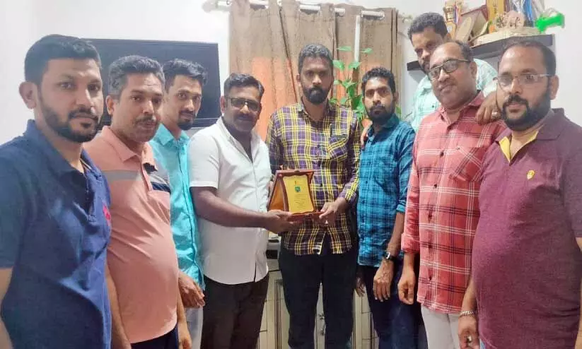 KMCC handed over the memento