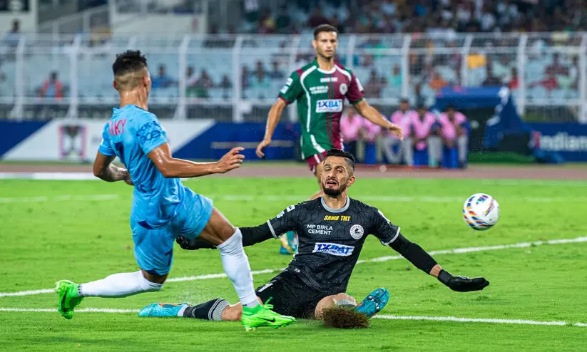 ഐ.എസ്.എൽ ഫൈനൽ: മുംബൈക്കെതിരെ മോഹൻ ബഗാൻ മുന്നിൽ ഐ.എസ്.എൽ ഫൈനൽ: മുംബൈക്കെതിരെ മോഹൻ ബഗാൻ മുന്നിൽ