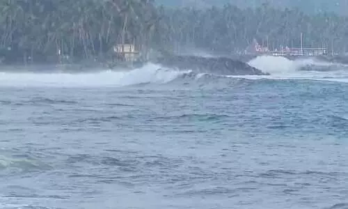 സംസ്ഥാനത്ത് കള്ളക്കടൽ റെഡ് അലർട്ടും ഉഷ്ണതരംഗ മുന്നറിയിപ്പും പിൻവലിച്ചു