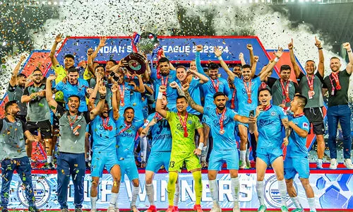 മുംബൈ സിറ്റിക്ക് ഐ.എസ്.എൽ കിരീടം; ഫൈനലിൽ മോഹൻ ബഗാനെ വീഴ്ത്തിയത് 3-1ന്