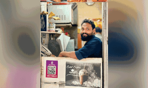 Golden Pen Malayalam Book Award to Yahia Muhammad