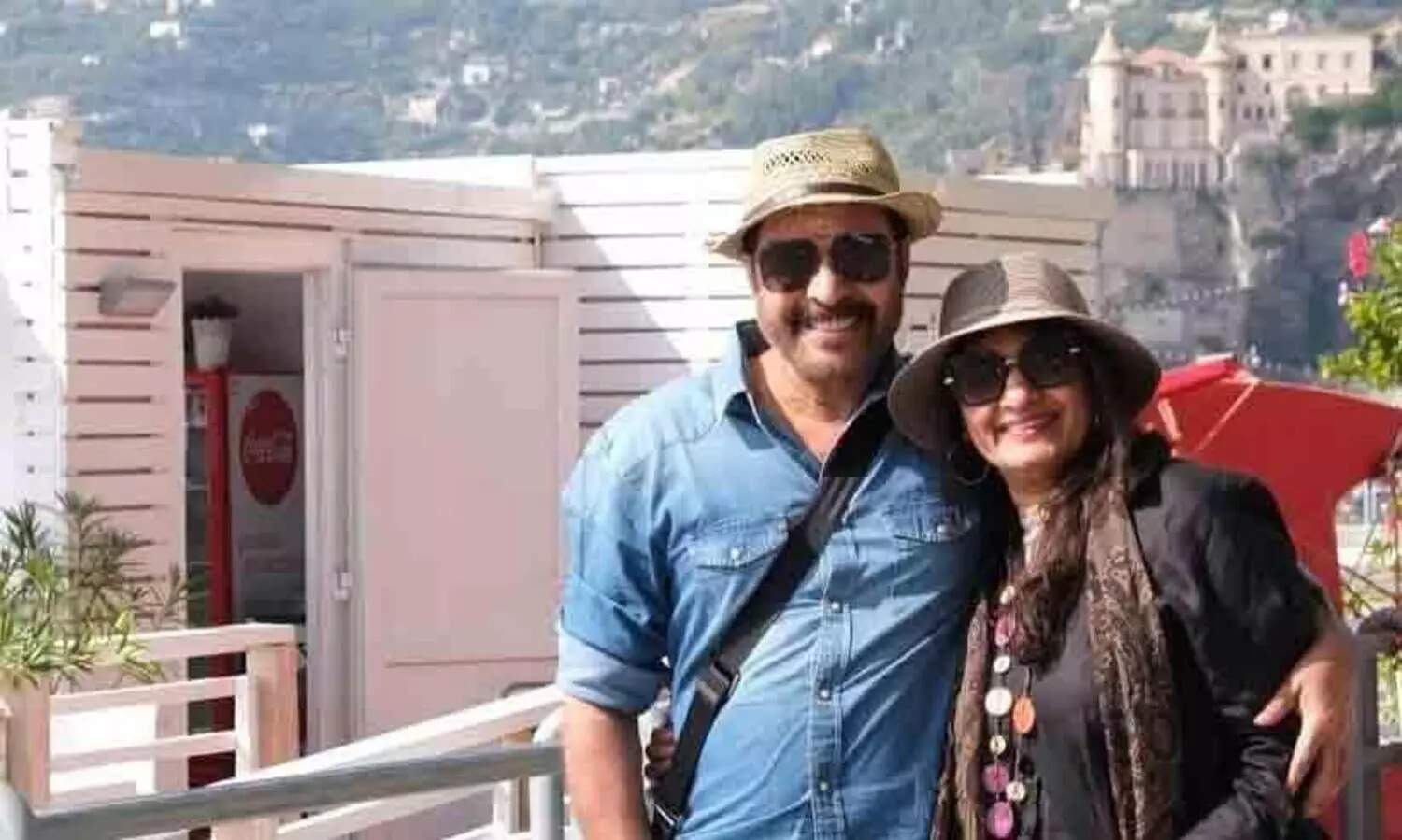 dulquer salmaans  Wedding anniversary wishes To Father Mammootty And maother Sulfath