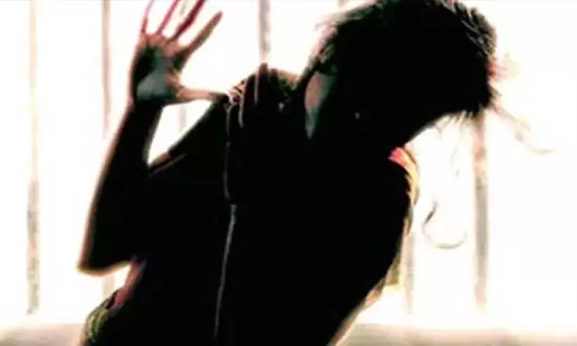 കിഴിശ്ശേരിയിലെ ആള്ക്കൂട്ട കൊലപാതകത്തിന് ഒരാണ്ട്; വിചാരണ നീളുന്നു കിഴിശ്ശേരിയിലെ ആള്ക്കൂട്ട കൊലപാതകത്തിന് ഒരാണ്ട്; വിചാരണ നീളുന്നു