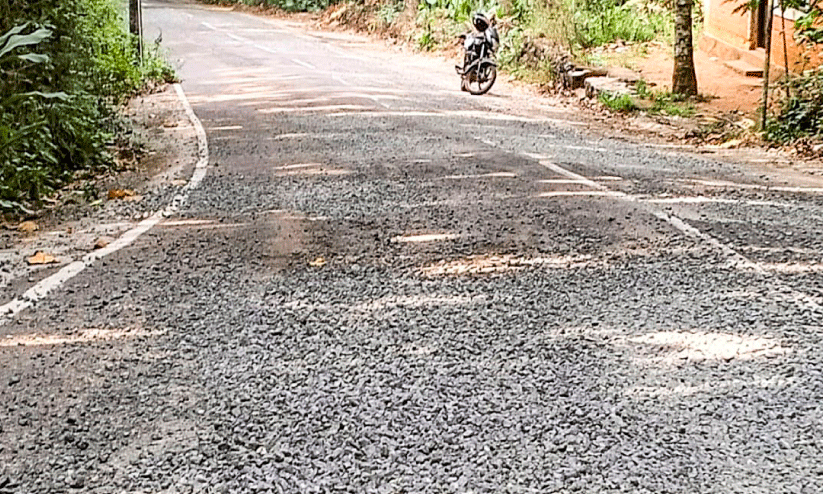 Nellikunn-Kezhuvamkulam road,