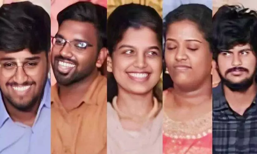 Five MBBS students drowned while taking a bath in the sea