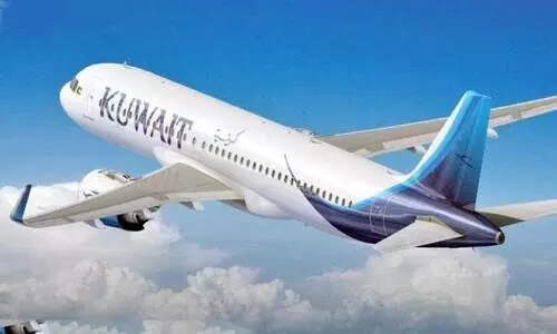 യാ​ത്ര​ക്കാ​ർ ത​മ്മി​ൽ വ​ഴ​ക്ക്; വി​മാ​നം വൈ​കി