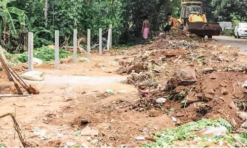 ഇടതുകര കനാല്‍ പുറമ്പോക്ക് സ്വകാര്യവ്യക്തി കൈയേറി