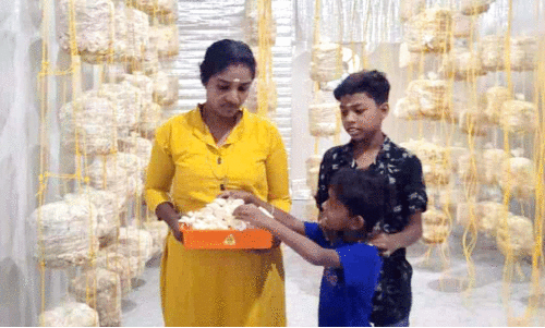 ശ്രീ​യ പ്ര​വീ​ണും മ​ക്ക​ളും