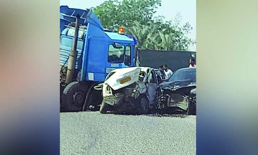 സു​ഹാ​റിൽ​ ട്രക്ക് വാഹന​ങ്ങ​ളിലിടിച്ച് മ​ല​യാ​ളി​യു​ൾ​പ്പെ​ടെ മൂ​ന്ന്​ മ​ര​ണം