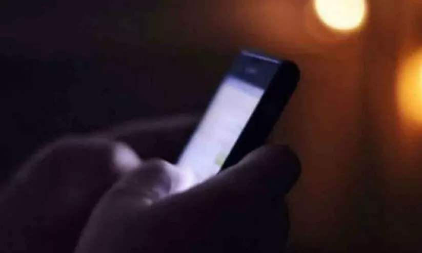 ഐ.എ.എസ് ഉദ്യോഗസ്ഥക്ക് അശ്ലീല സന്ദേശങ്ങൾ; ക്ലർക്കിന് സസ്പെൻഷൻ ഐ.എ.എസ് ഉദ്യോഗസ്ഥക്ക് അശ്ലീല സന്ദേശങ്ങൾ; ക്ലർക്കിന് സസ്പെൻഷൻ