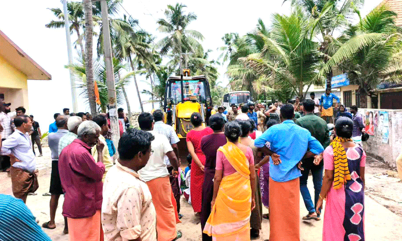 The protest loosened; Traffic has been restored on the coastal road