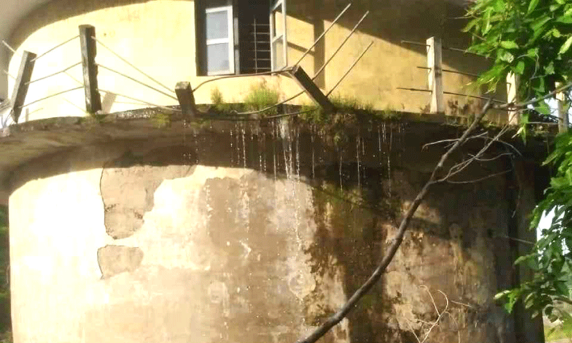 പെരുന്തേനരുവിയില് പമ്പിങ് തടസ്സപ്പെട്ടു; രണ്ടു ദിവസമായിട്ടും പരിഹാരമില്ല പെരുന്തേനരുവിയില് പമ്പിങ് തടസ്സപ്പെട്ടു; രണ്ടു ദിവസമായിട്ടും പരിഹാരമില്ല