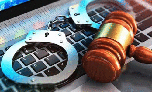 അസഭ്യ പോസ്റ്ററുകൾ; കേസെടുത്തു അസഭ്യ പോസ്റ്ററുകൾ; കേസെടുത്തു