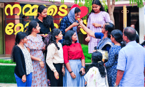 പാലക്കാട് ജില്ലയിലെ വിജയച്ചിരി 99.69%