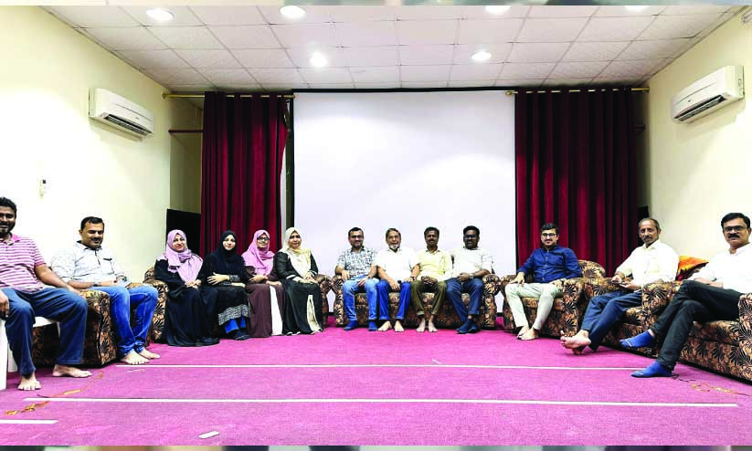 പ്ര​വാ​സി​ക​ളെ ദു​രി​ത​ത്തി​ലാ​ക്ക​രു​ത് -​പ്ര​വാ​സി വെ​ൽ​ഫെ​യ​ർ സ​ലാ​ല