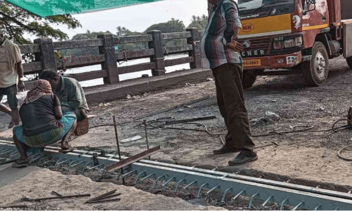 മാ​ഹി​പാ​ലം