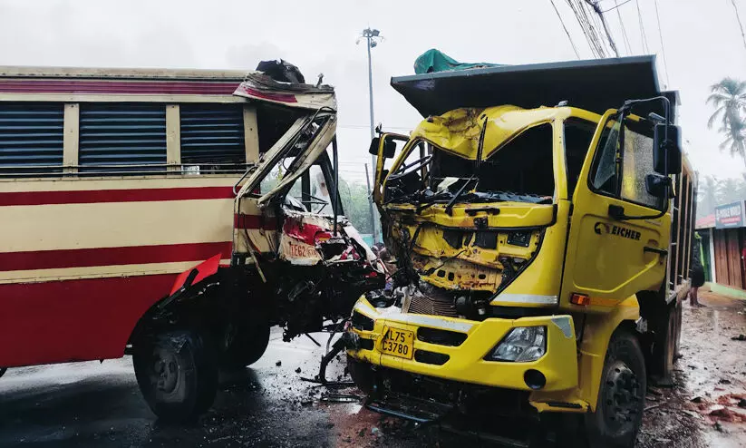 kunnamkulam accident 9867868 kunnamkulam accident 9867868