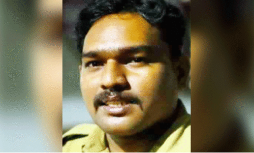 സ​ലേ​ഷ്