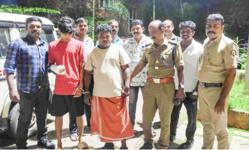 പ്ര​തി​ക​ളെ വ്യാ​ഴാ​ഴ്ച രാ​ത്രി വെ​ള്ള​റ​ട സ്റ്റേ​ഷ​നി​ല്‍ എ​ത്തി​ച്ച​പ്പോ​ള്‍