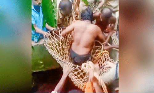 കിണറ്റിലകപ്പെട്ട യുവാവിനെ രക്ഷിച്ചു